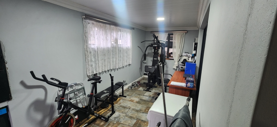 6 Bedroom Property for Sale in Dana Bay Western Cape